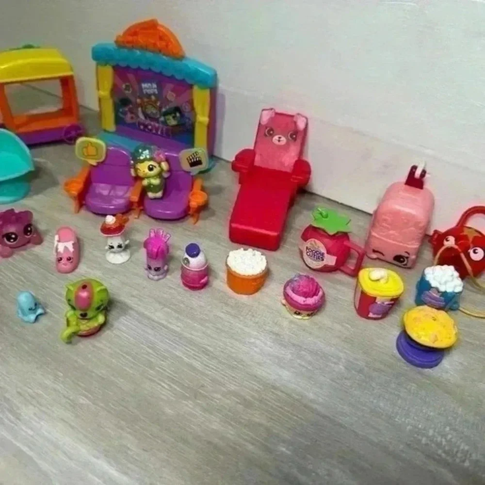Shopkins Playset Lot‎ Characters Figures Accessories Theater Miniatures Bundle